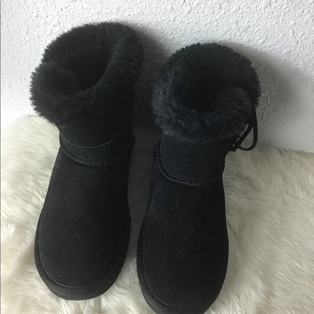Lamo black suede winter boots size 6